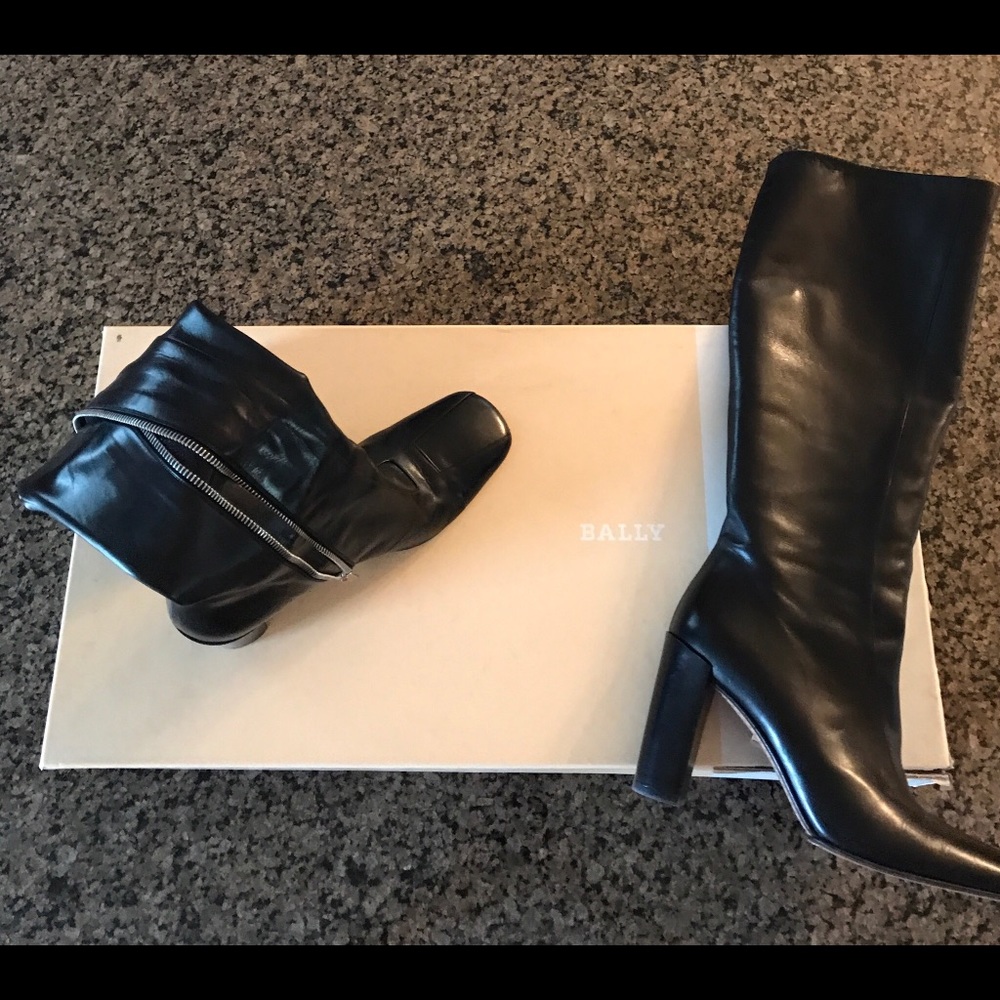 Bally calf leather boots.